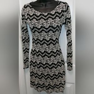 Everly lacy black+white dress